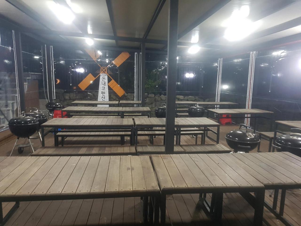 Donnaeko Pension Seogwipo Bagian luar foto